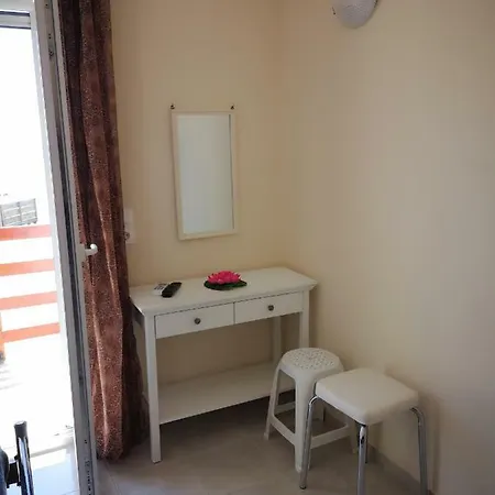 Apartament Alexis Armeno *