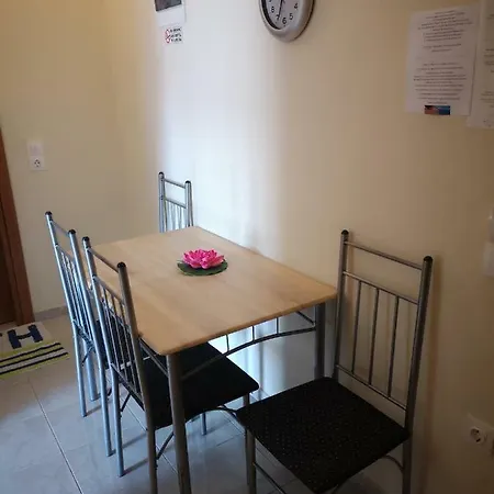 Alexis Armeno Apartment